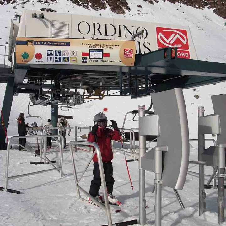 S068_SB2SKI.jpg