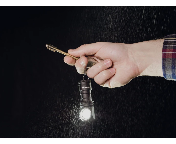 Wizard_C1_Pro-switch_lantern-02.jpg