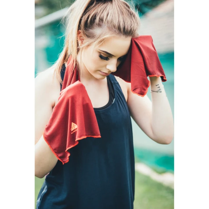 alpenheat-recznik-chlodzacy-ice-towel (12).jpg
